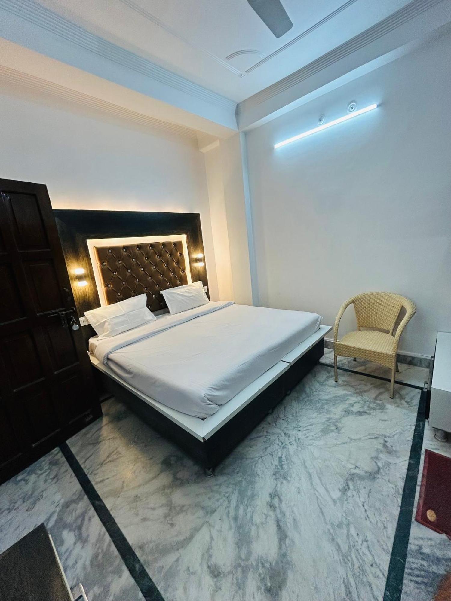 Maa Vaibhav Laxmi Guest House Rishīkesh Exteriör bild